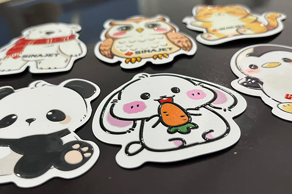 Digital Cutter with UV Spot Varnishing